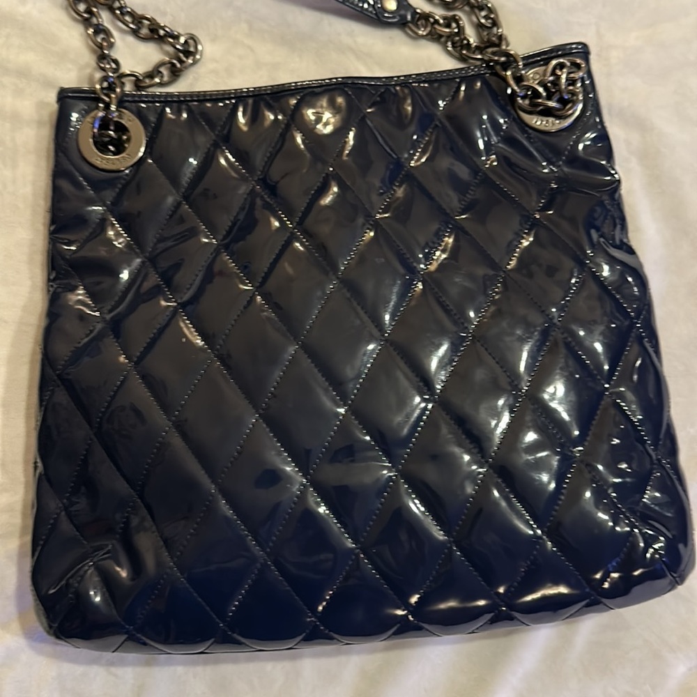 Coach poppy liquid glass navy two way - Picture 9 of 17